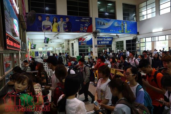 Ùn tắc kéo dài tại các cửa ngõ Thủ đô ảnh 2